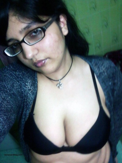 Naked Bhabi Showing Big Milky Boobs Photo