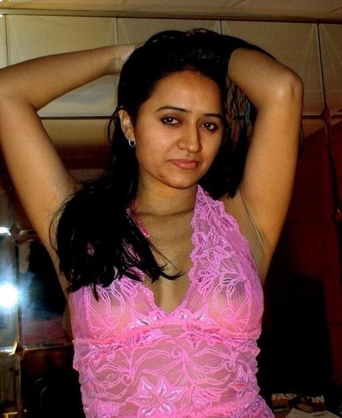 South Indian Teen Girl Sexy Figure And Wear Sexy Dress