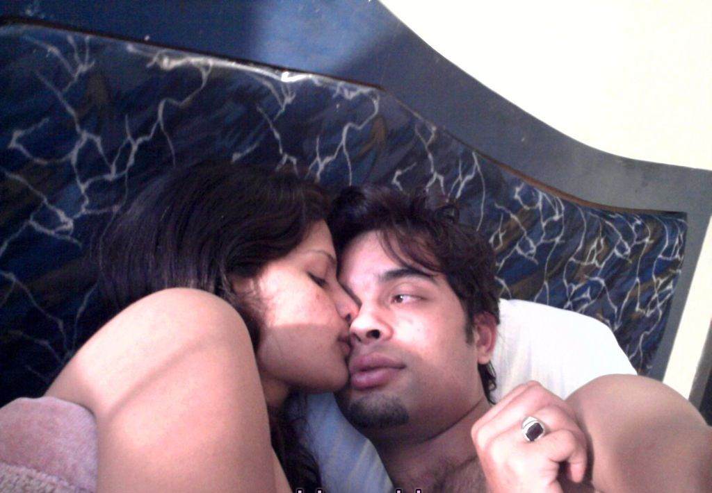 Indian naked college couple - Sex photo