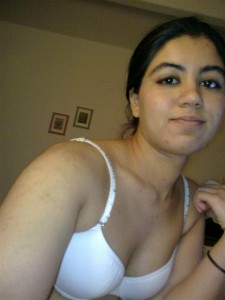 Hot Sexy Indian Girl Nude Possing her Boobs Leaked Photos