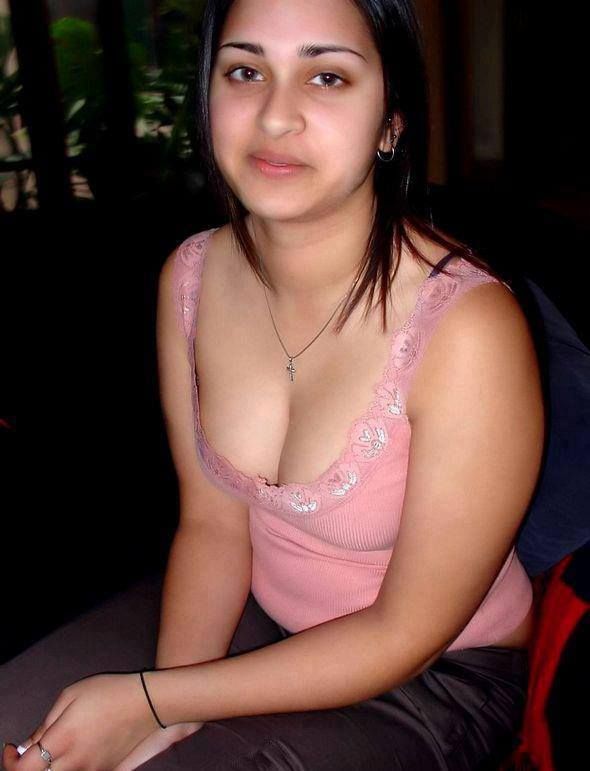 Beautiful Indian Girl Naked Gallery - Desi Indo Paki bhabhi Topless Best Photo