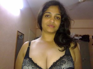 sexy tamil vhabi ke hot bra photo collection