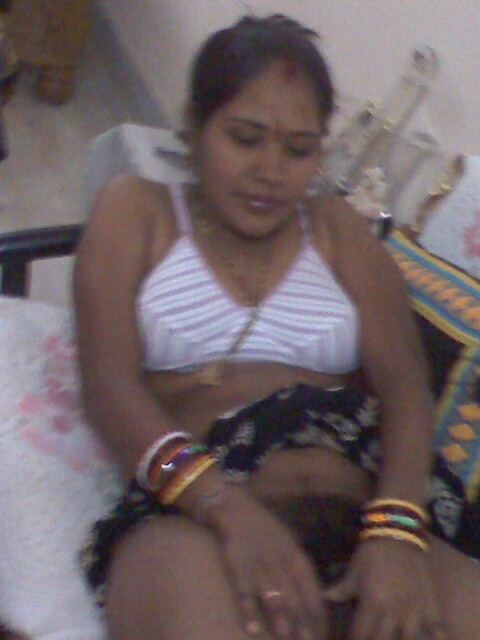 Desi Indian Bhabhi Nude Photos