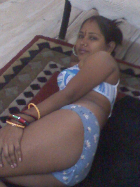 Horny Marathi Desi Bhabhi Nude Pic