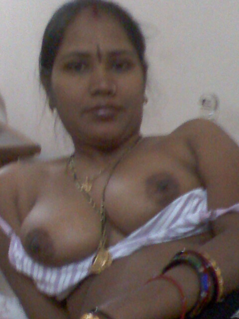 Desi Indian Bhabhi Nude Photos