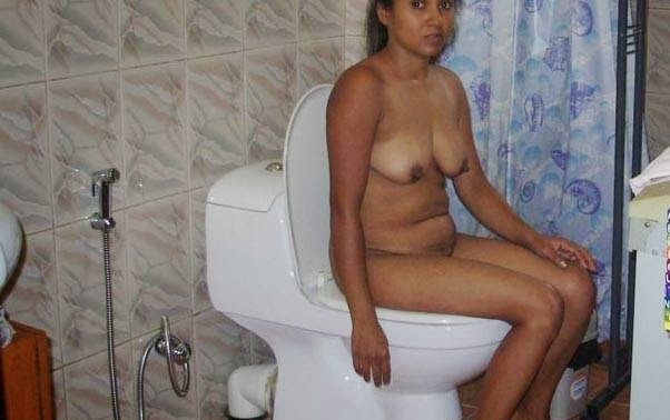 Indian Naked In Toylet - Desi Indian Pissing Chut Images