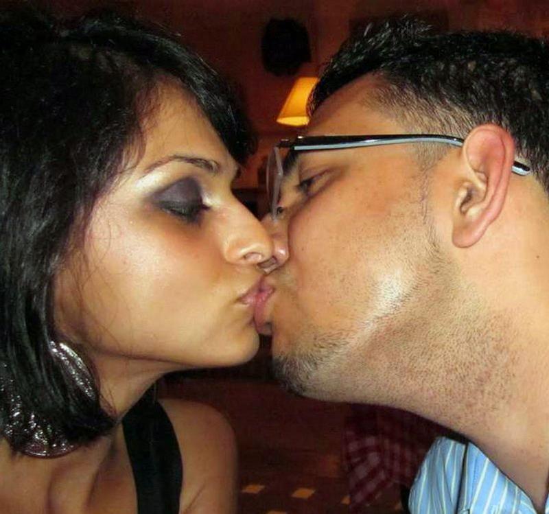 bollywood hot smooch bollywood hot smooch