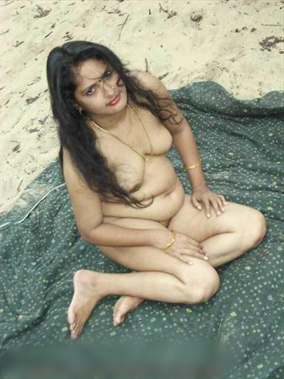 Sexy Desi Indian Woman Nude Outdoor Photos