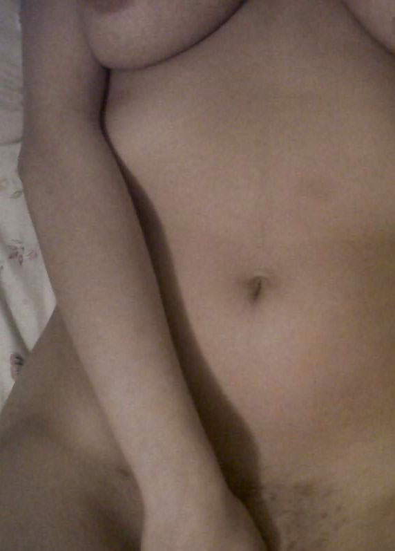 Pretty Desi Women Explicit Full Nude Bedroom Photos