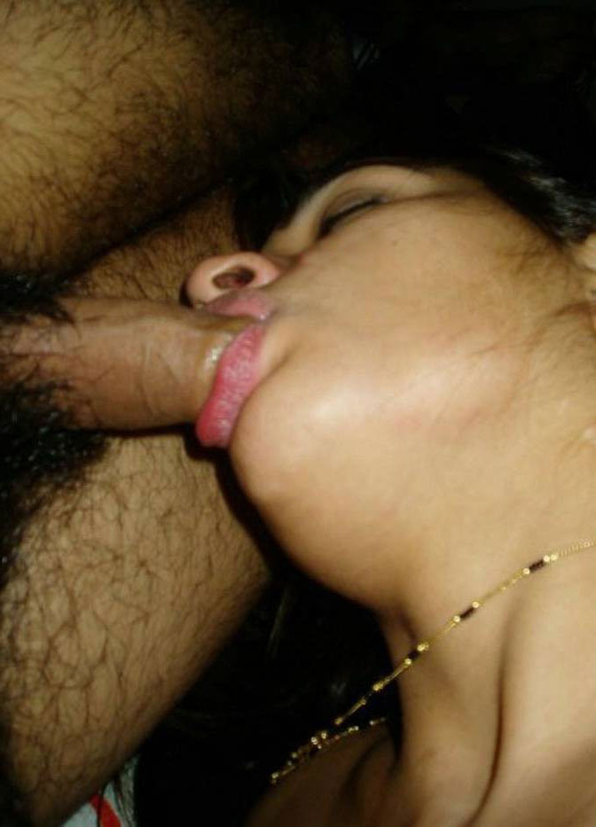 Desi Busty Bhabhi Sucking Photos Gallery Collection