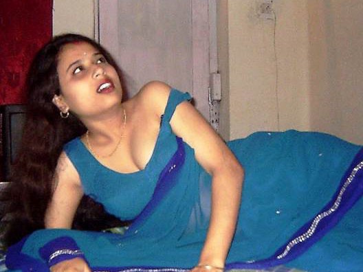 Hot Indian Housewife Nude - Amateur Indian Wife Naked XXX Leaked Pics