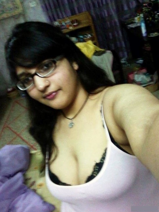 Desi Indian Hosewife New Naked Leaked Pics