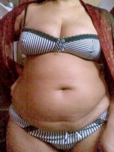 sexy desi bhabhi huge boobs
