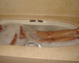 sexy indian gf nude bath in bathtub