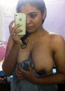 bhabhi boob selfie hot