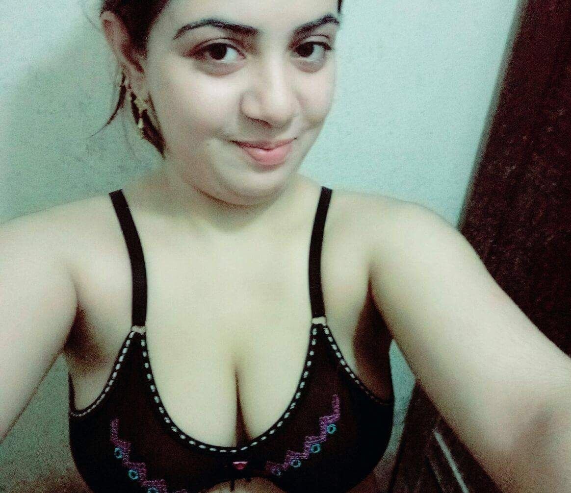 Bhabi nude pics beautiful paki Indian Bhabhi