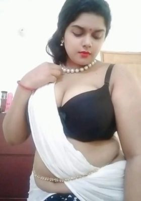 hot Desi Busty Bangladeshi girl