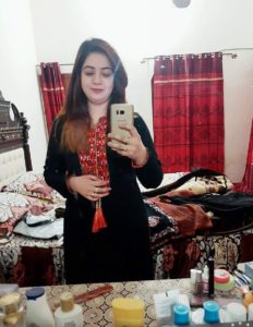 pakistani bhabhi cute selfie