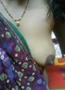 bhabhi with mast Indian Boobs in saree
