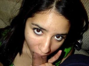hot indian girlfriend sucking cock