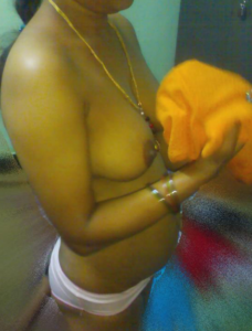 sexy curvy desi aunty