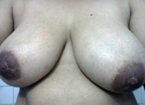 esi aunty with massaive boobs