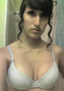 hot babe adorable topless selfies