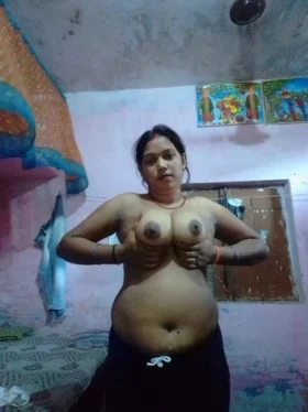 Bhabhi Topless Boobs