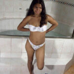 Kinky Desi Girlfriend Nude Pics Collection