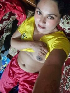 stunning Bangladeshi wife showing boobs