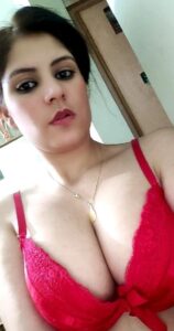 Hindu Bhabhi big boobs
