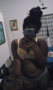 Girlfriend Exposing Private parts