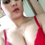 Mast Busty Wife Pics Have Been Shared Online
