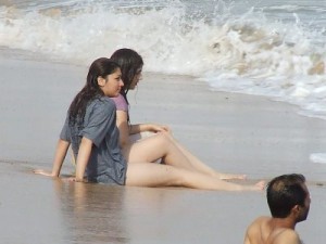 desi girl enjoying beach pic