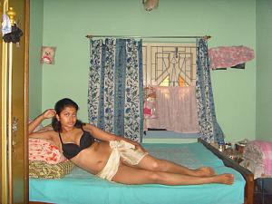 indian aunty bedroom hot photo