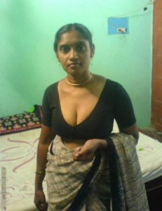 desi mallo ke blouse boobs bali hot images