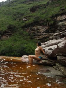 hot indian girl bathing nude outdoor pic