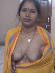 sexy indian bhabhi naked chuchi photo