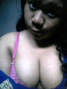 chubby-busty-hot-desi-indian-college-girl