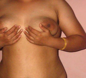 chubby babe nude tits