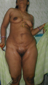 curvy full nude babe