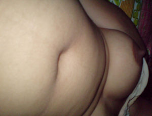 sexy babe nude boob