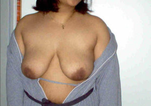 bhabhi boobs naked pic