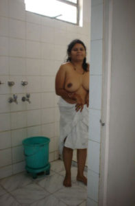 bathing naked bhabhi milf