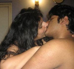 hot kiss desi couple xx