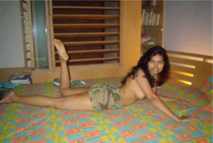 sexy desi pose girl naked xx