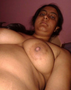 desi aunty nipples hot image