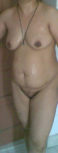 bhabhi busty nipples nude image