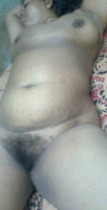 bhabhi busty nipples nude photo