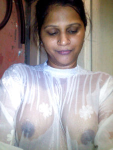 bhabhi busty nipples sexy